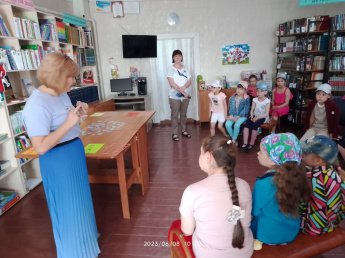 Читай, рисуй, играй, а о безопасности не забывай